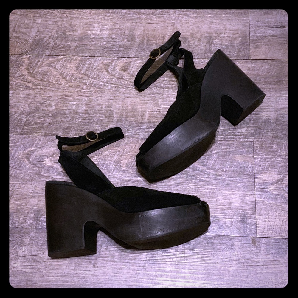 🖤GUC Free People Black Peep Toe Platforms 39🖤